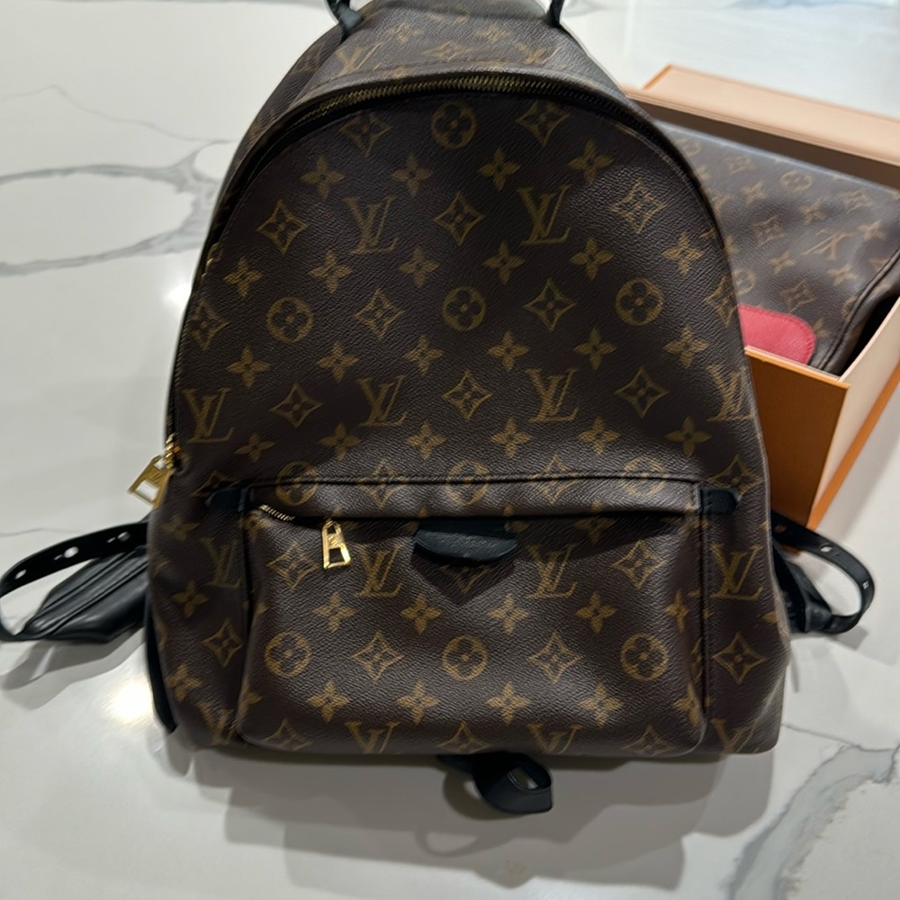 Louis Vuitton palm MM